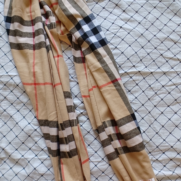 Scarf - Picture 3 of 4